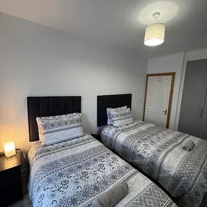  Apartment Modern Good Distance From And Airport 4people